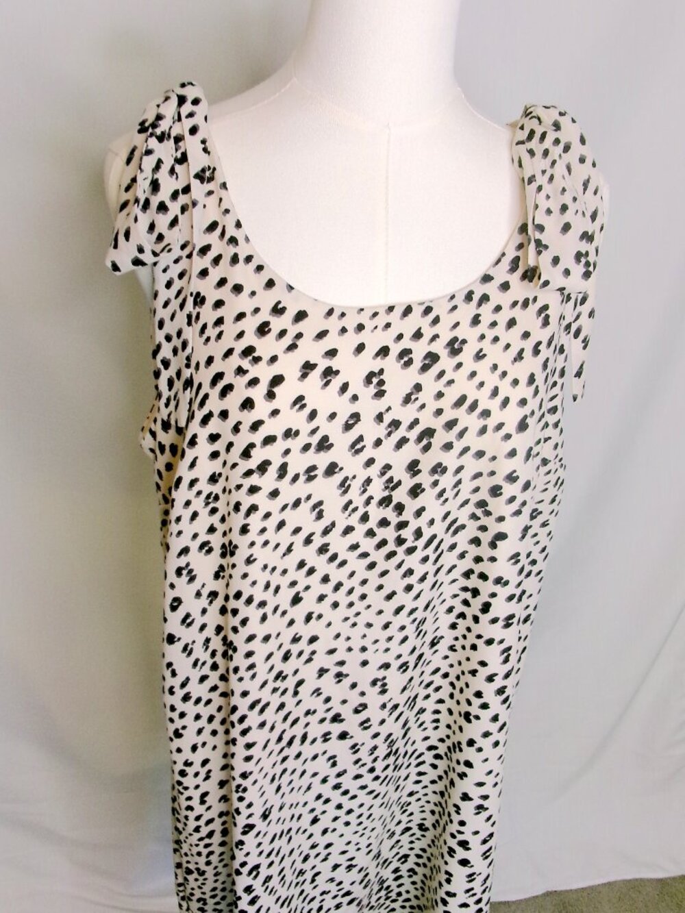 Andree by Unit Leopard Print Tie Shoulder Swing Midi Dress L